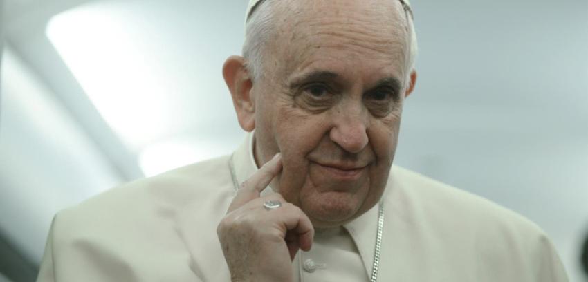 Papa afirma que pretende viajar a Chile en 2016