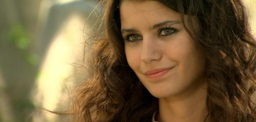 Bucar A Beren Saat Porn - Protagonista de â€œAmor Prohibidoâ€ agradece premio recibido en Chile | T13