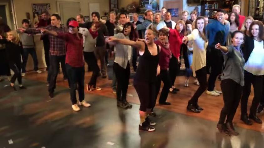 [VIDEO] Elenco de "The Big Bang Theory" sorprende con nuevo flashmob