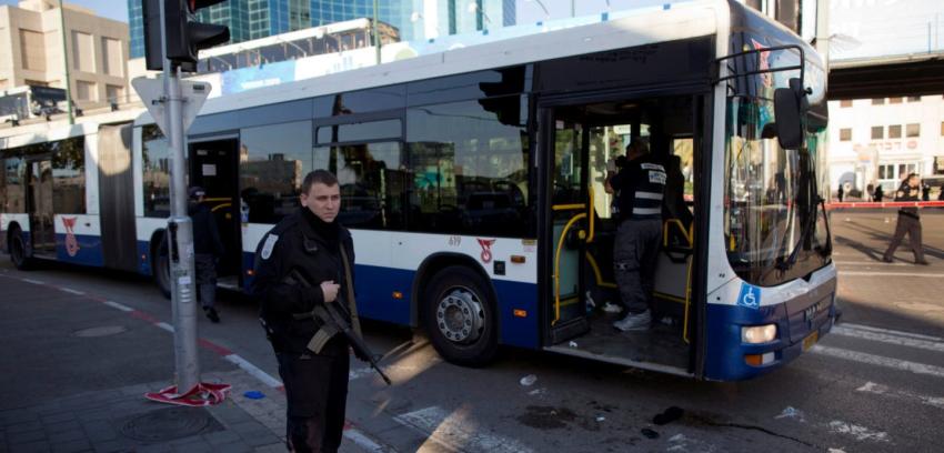 Tel Aviv: Ataque con cuchillo en bus deja al menos 12 heridos