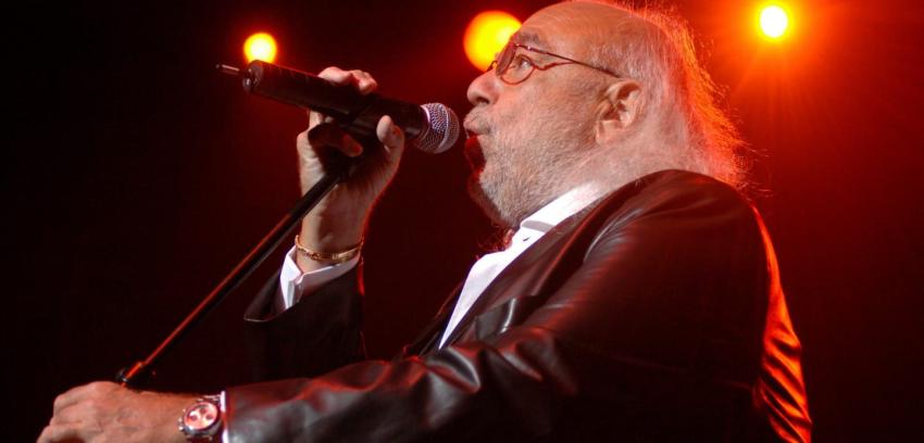 A los 68 años muere el cantante griego Demis Roussos