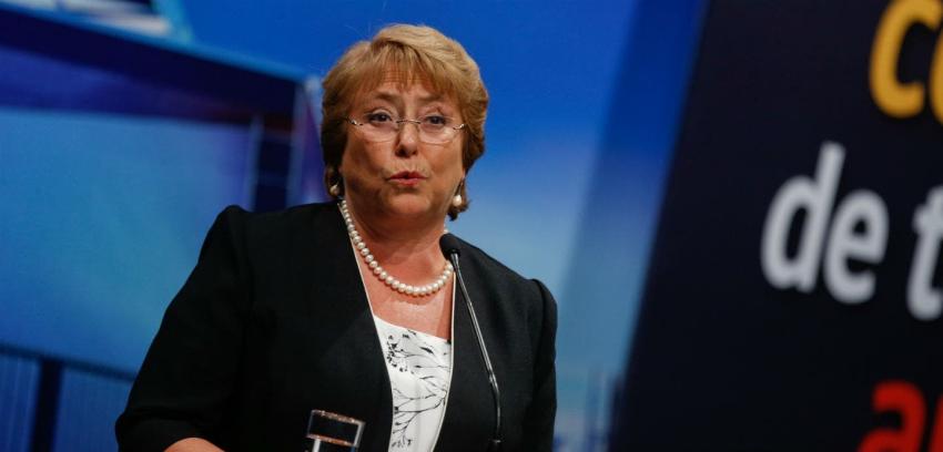 Bachelet celebra fin al lucro, copago y selección y pide calma a las familias
