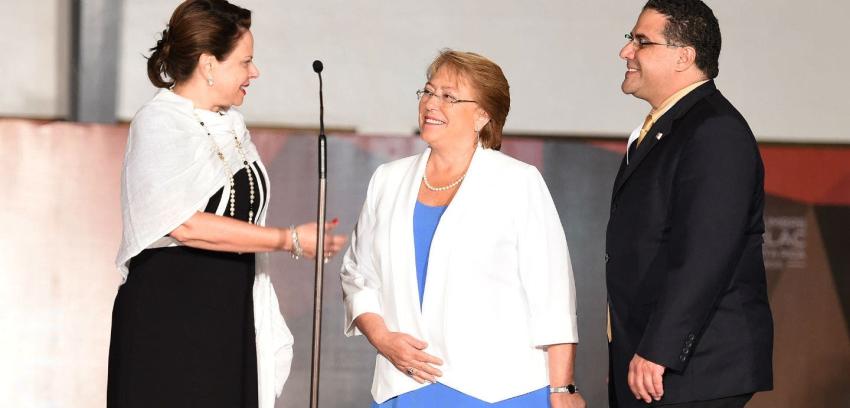 Bachelet llega a Costa Rica para participar en III Cumbre de la CELAC