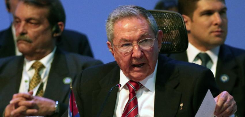 Raúl Castro exige fin del bloqueo a EE.UU. para normalizar relaciones