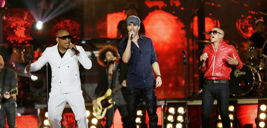 Romeo Santos y Enrique Iglesias lideran nominaciones a premios Billboard Latinos 2015