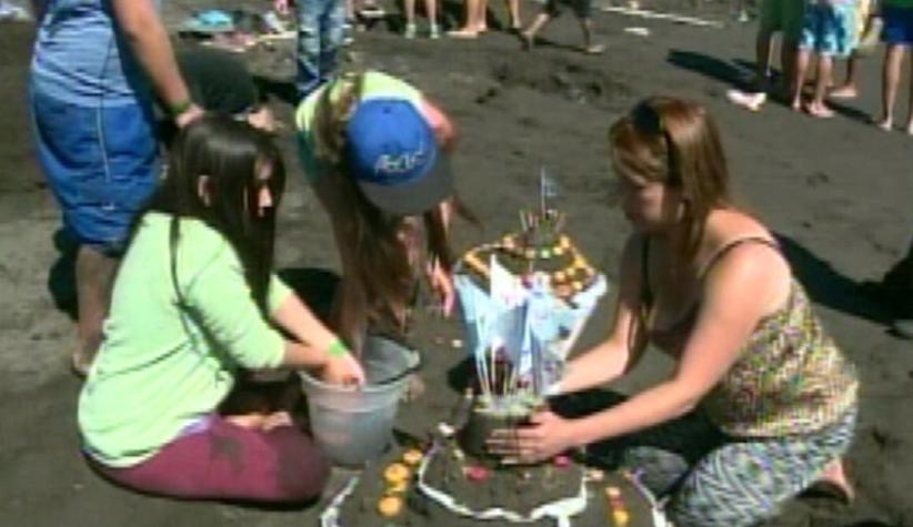 Niños de Hualpén celebran tercera versión de Competencia de castillos de arena