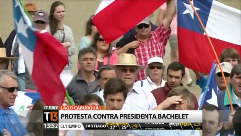 Así fue la protesta contra la Presidenta Bachelet en Caburgua