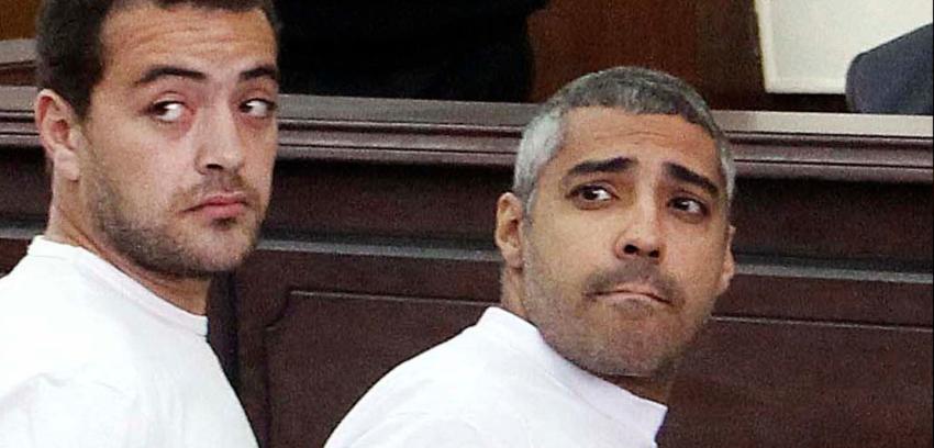 Egipto: Periodistas enjuiciados de Al Jazeera quedan en libertad bajo fianza