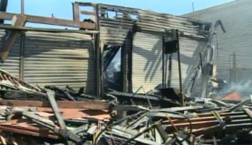 El gigantesco incendio que destruyó supermercado en Cañete