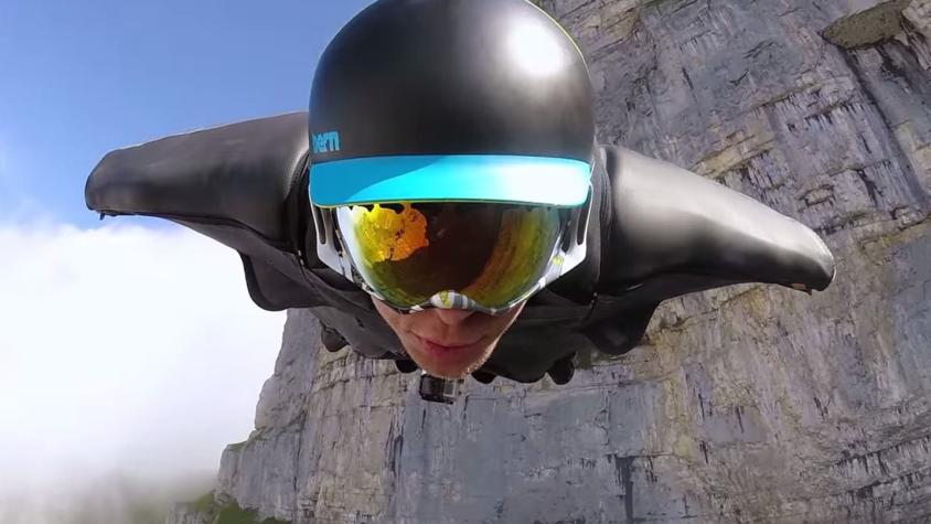 [VIDEO] "Hombre pájaro" registra majestuosa caída en montañas de Suiza