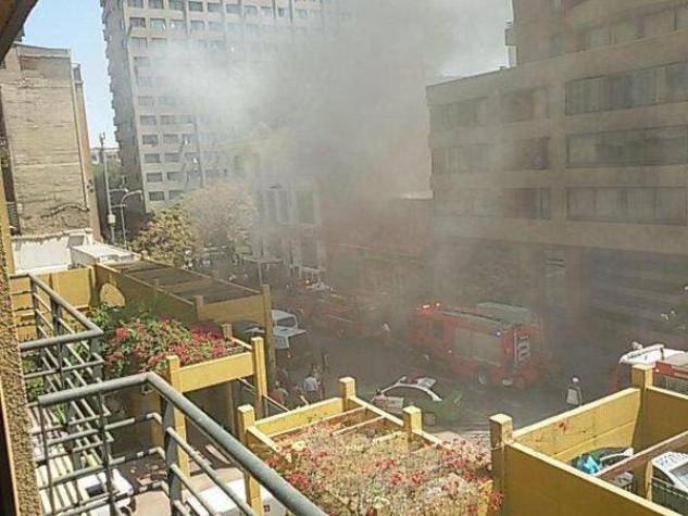 Concluye operativo por incendio de locales en el centro de Santiago