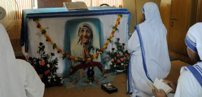 Polémica en India por críticas a la Madre Teresa de Calcuta