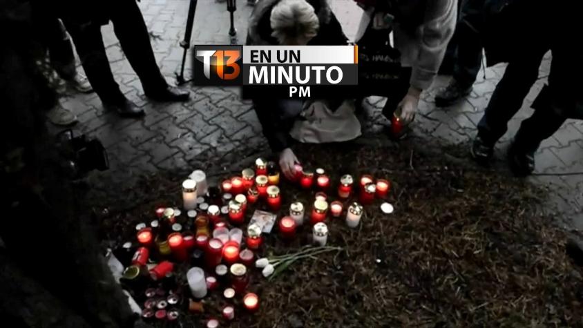 [VIDEO] #T13enunminuto: decenas rinden homenaje a víctimas del tiroteo en República Checa