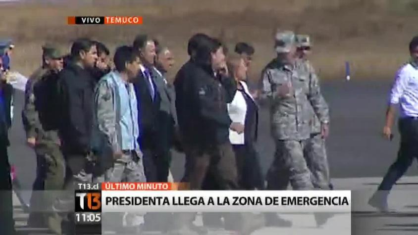 Bachelet llega a La Araucanía y se traslada a Pucón para visitar zona afectada