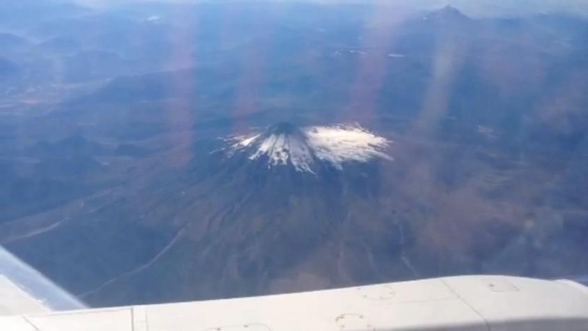 [VIDEO] El sobrevuelo del avión presidencial al volcán Villarrica