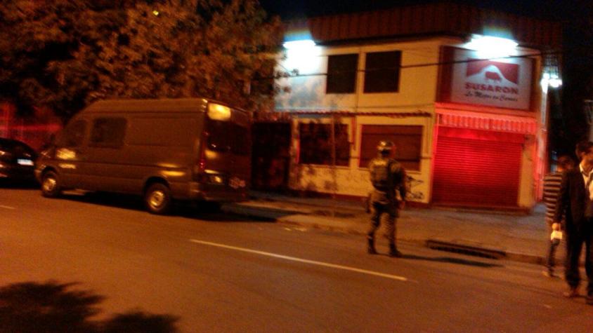 Intenso operativo policial por asalto a carnes Susaron en Santiago Centro