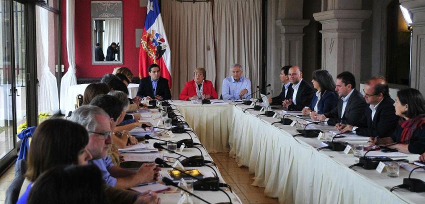 Bachelet encabeza consejo de gabinete en Cerro Castillo