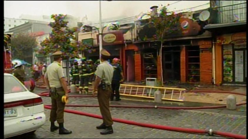 Voraz incendio en Viña de Mar afectó a tres locales comerciales