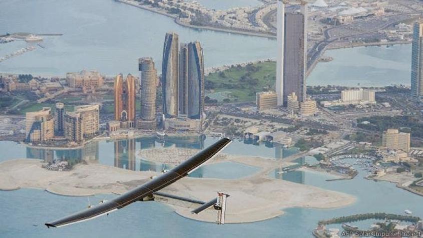 Avión Solar Impulse 2 despega de Abu Dabi para su primera vuelta al mundo sin carburante