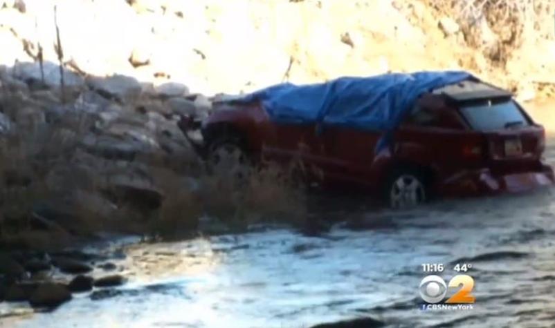 [VIDEO] Niña sobrevive en un río de EE.UU. tras accidente en que murió su madre