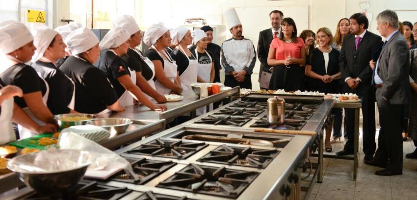 Programa +Capaz aumenta sus cupos: revisa cómo postular | T13