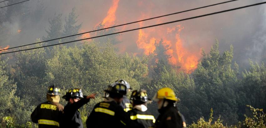 Así cubre la prensa internacional el incendio forestal en Valparaíso