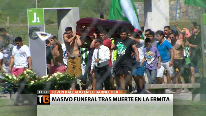 Se realizó masivo funeral por muerte de joven en La Ermita