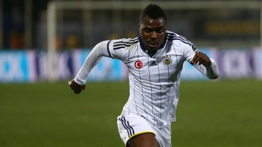 [VIDEO] Turquía: Jugador nigeriano intenta abandonar partido por insultos racistas de sus hinchas