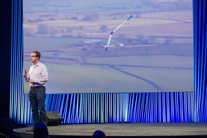 Facebook considera un éxito su primera prueba para proveer internet con un drone