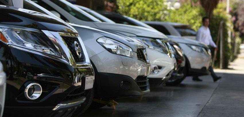Cavem: Ventas de automóviles nuevos caen 25% en primer trimestre