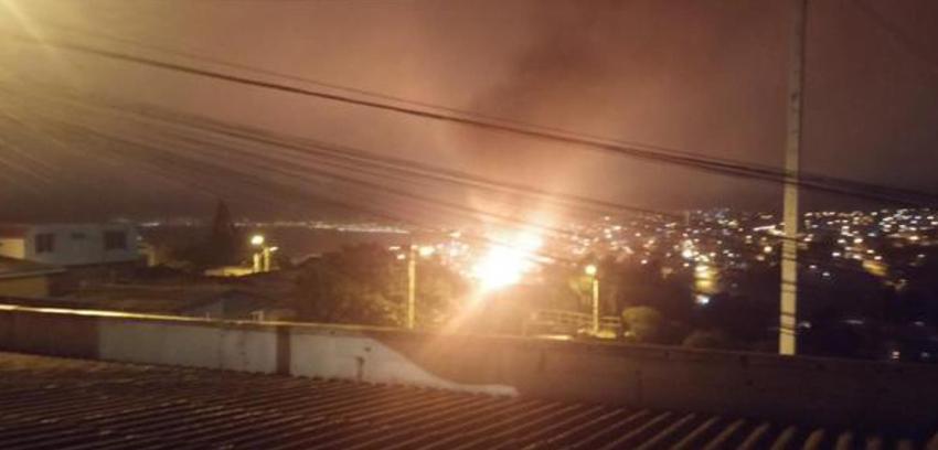 Incendio afecta a residencial en Cartagena