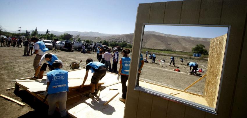 Construyen primeras 30 viviendas de emergencia en el norte de Chile