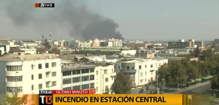 Reportan incendio en Estación Central