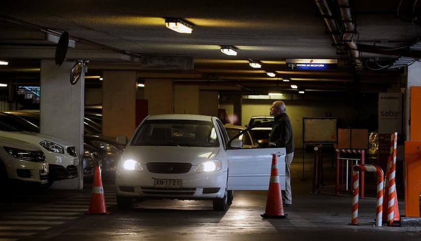 Empresas de estacionamientos crean gremio para enfrentar proyecto que elimina cobros en mall