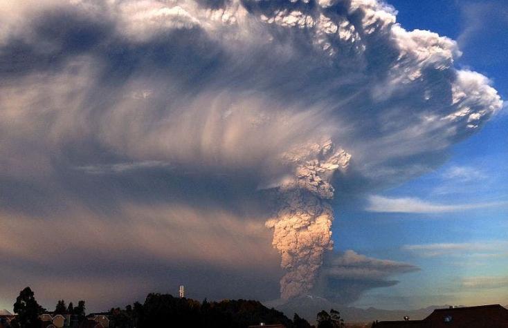 Decretan Estado de Excepción por erupción del volcán Calbuco