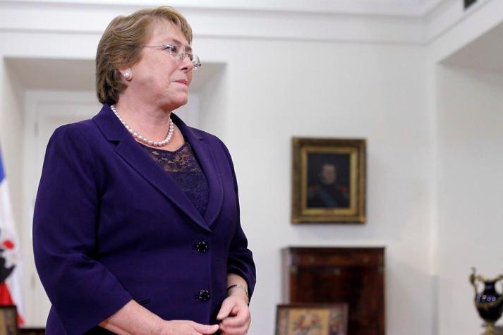 Bachelet: "La estimación es que la ceniza puede llegar a ser de medio metro a un metro"