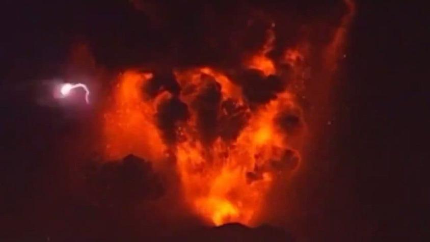 [VIDEO] El impresionante timelapse de la segunda erupción del Calbuco
