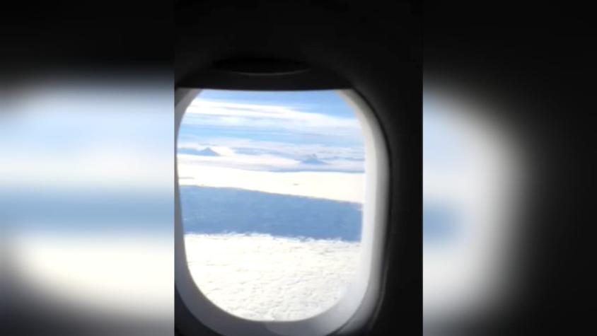 [VIDEO] Captan humo de volcán Calbuco desde avión comercial