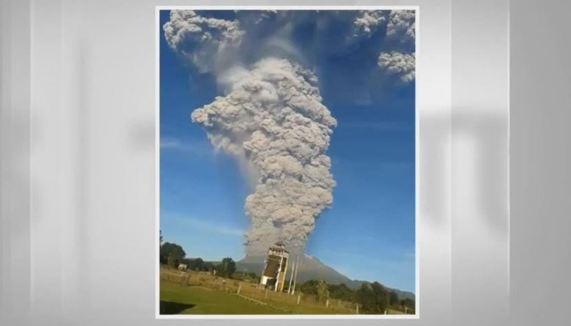 [VIDEO] El relato de un vecino asustado al presenciar la erupción del volcán Calbuco
