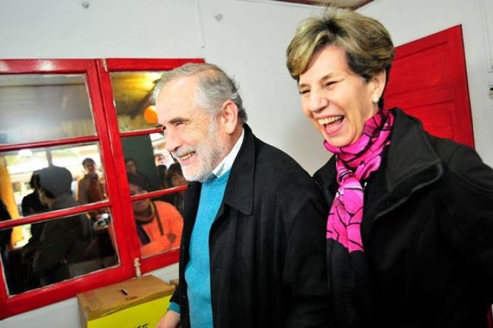 Isabel Allende se autoproclama ganadora de las elecciones del PS tras resultados parciales
