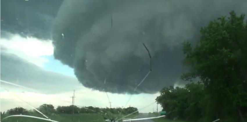 Violento tornado afecta a Texas, en Estados Unidos