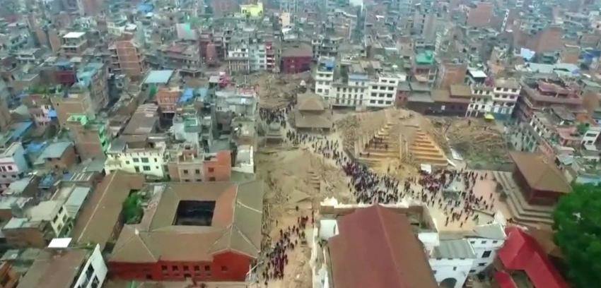 [VIDEO] La destrucción que dejó el terremoto en Nepal vista desde un dron