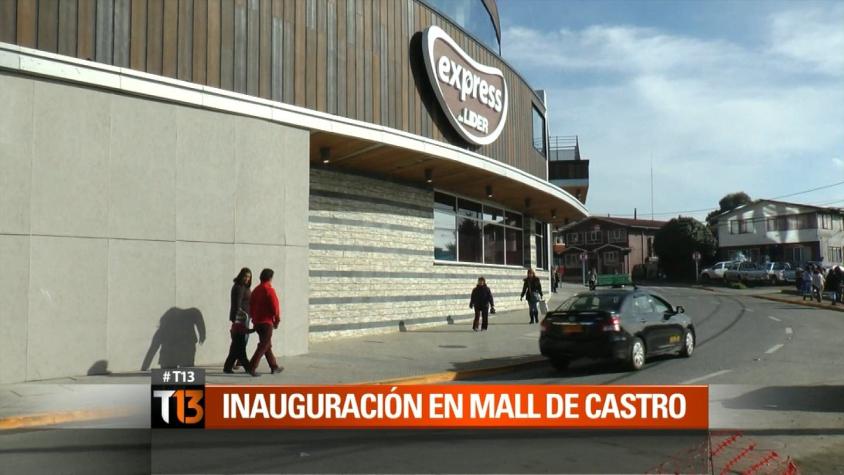 Abren primera tienda del polémico Mall de Castro