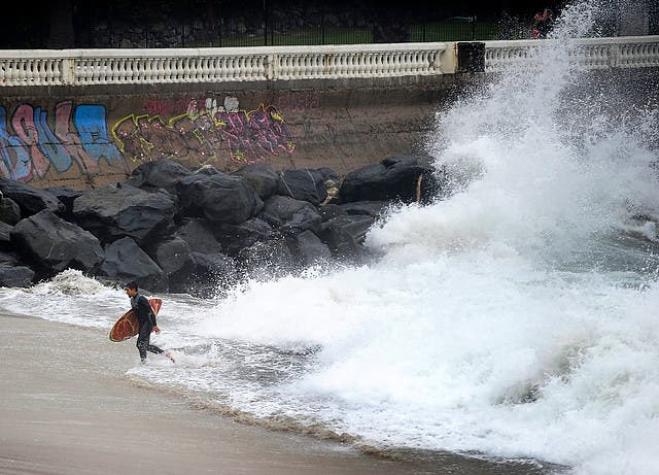 Alerta por marejadas en costa chilena: Olas alcanzarían hasta cinco metros