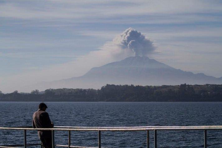Nueva erupción del Calbuco obliga a cancelar vuelos: Revisa acá el estado del tuyo