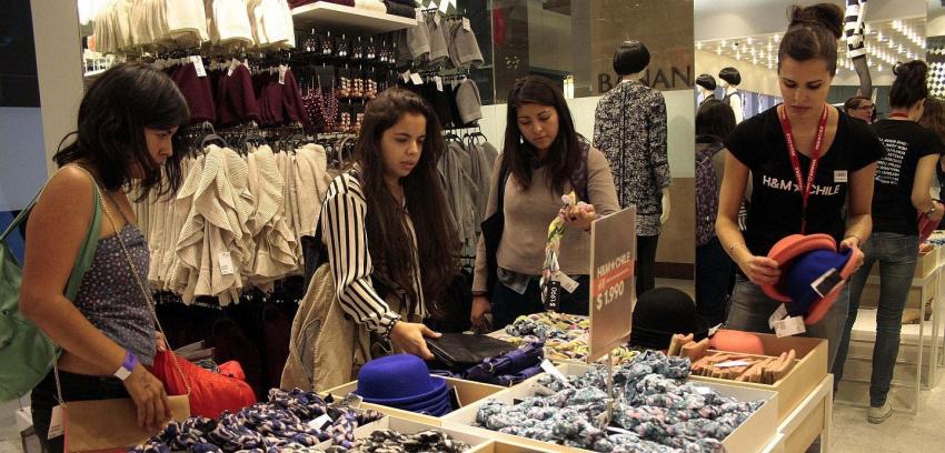 21 de mayo: Revisa qué locales comerciales abren este jueves feriado