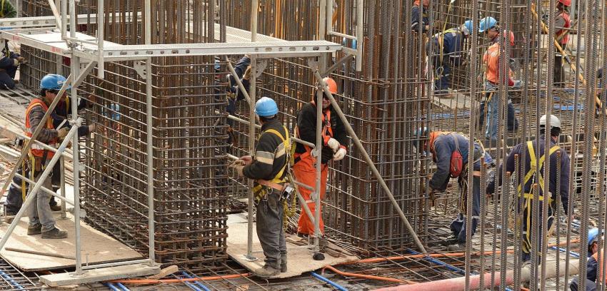 Actividad de la construcción crece levemente en marzo tras nueve caídas consecutivas