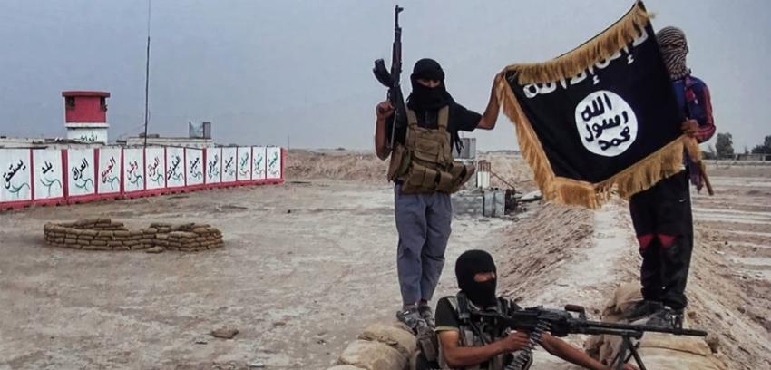 Yihadistas del Estado Islámico afianzan su control de la frontera entre Siria e Irak
