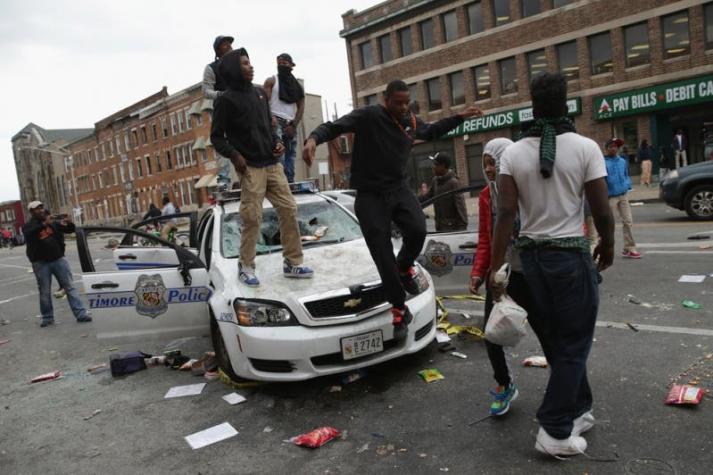 Entregan a fiscalía evaluación sobre muerte de joven negro en Baltimore