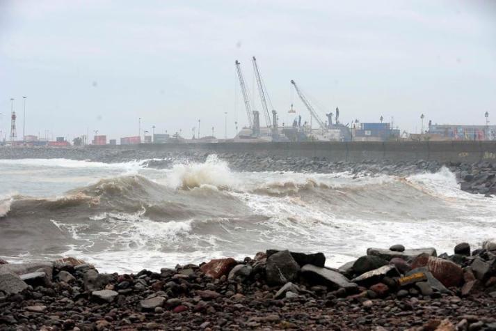 Onemi decreta alerta temprana preventiva en Iquique y Huara por marejadas